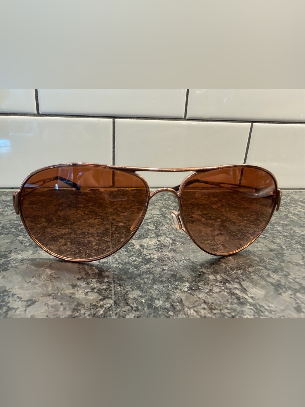 Oakley Brown Gradient Lens Gold Frame Aviator Sunglasses - Picture 2 of 11